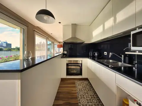 Casa 4 ambientes con 3 baños