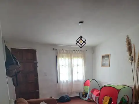 Casa 2 dormitorios con garage en Parque los Molinos