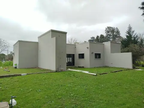 CASA 3 AMBIENTES VENTA CAÑUELAS ZONA EXTRATEGICA