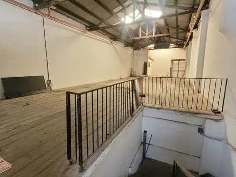 Galpon en Alquiler 30  mts Fondo