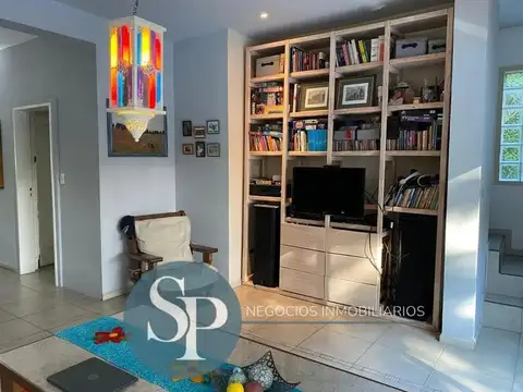 Casa 5 ambientes con 3 baños