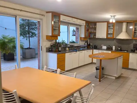 Departamento en Alquiler de 6 ambientes