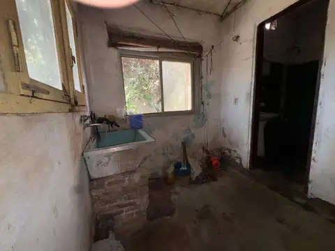 VENTA CASA 4 AMB C PATIO Y FONDO LIBRE. V.DOMINICO