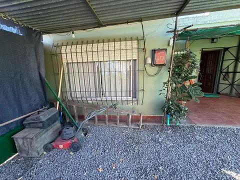 VENDO CASA EN VILLA LUZURIAGA