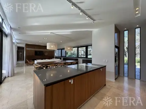 Venta Casa 5 ambientes con piscina en Campos de Roca I-Brandsen