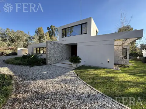 Venta Casa 5 ambientes con piscina en Campos de Roca I-Brandsen