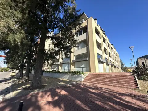 Gran Local Comercial en Venta frente al río. Lofts al Río - Zárate Chico