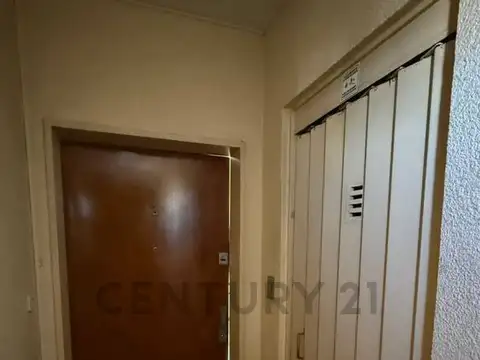 Salta 2100, Piso 9