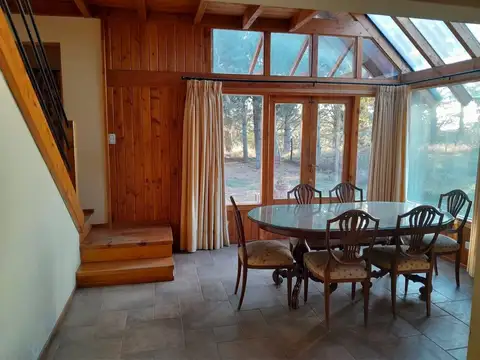 Casa 5 ambientes con 2 baños