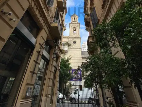 Semipiso de 132 m² en Pasaje de la Piedad – 4 Ambientes + Dependencia a Reciclar