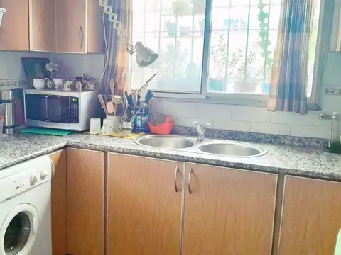Casa 3 ambientes con 2 baños