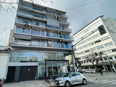MONOAMBIENTE en ALQUILER AMUEBLADO con Balcón al frente ( Barrio Lourdes)