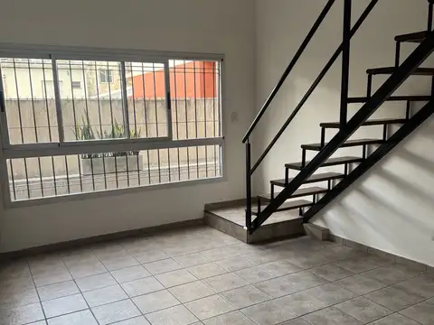Departamento en Alquiler en Obligado, $ 800.000