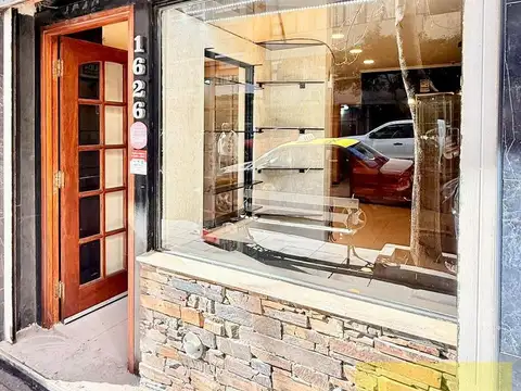 Córdoba  1626 entre Peatonal San Martín y Av. Luro