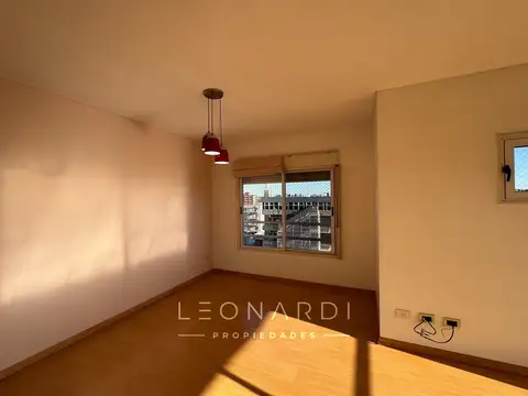 César Díaz 570, 6º piso con cochera