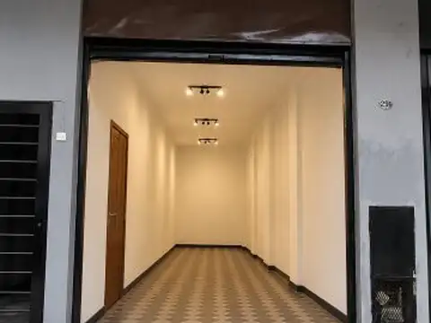 Oportunidad en Flores: Local comercial en alquiler, excelente ubicación y sin expensas