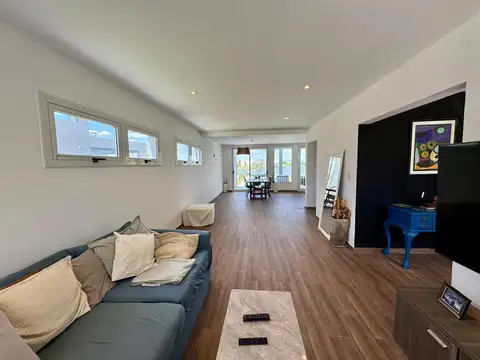 Casa 4 ambientes con 4 baños
