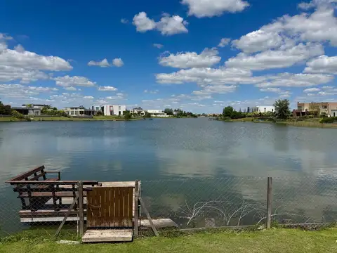 Venta casa a la laguna en San Sebastian