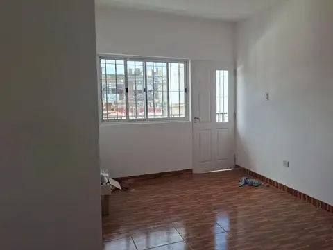 Depto Tipo Casa en Alquiler de 3 ambientes