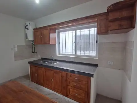 Depto Tipo Casa en Alquiler en José León Suárez, $ 750.000