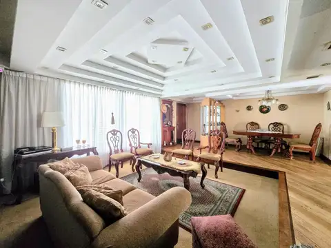 Casa 6 ambientes con 4 baños