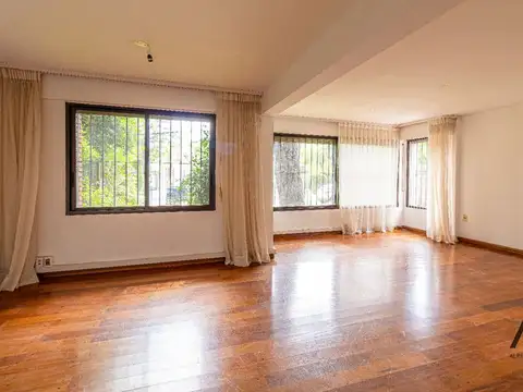 Casa 6 ambientes con 3 baños