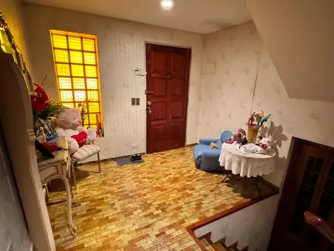 Casa 5 ambientes con 4 baños