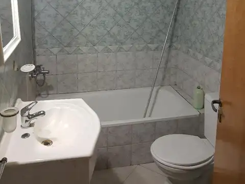 EXCELENTE DUPLEX 3 AMB CON ENT. PARA 2 AUTOS Y 12 MTS DE PARQUE