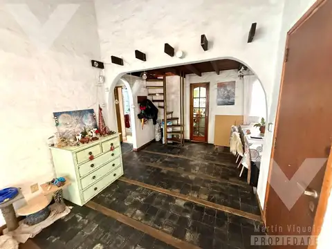Casa en San Andrés. 4 ambientes con patio y fondo con quincho.