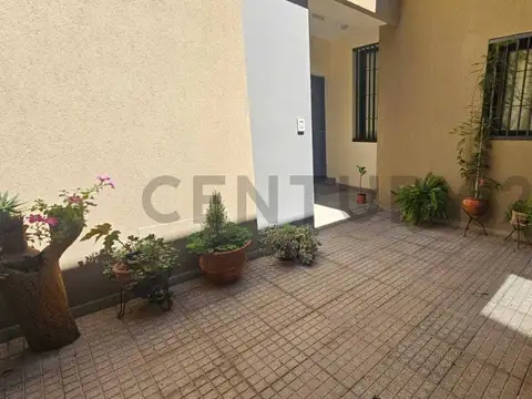 Depto Tipo Casa en Venta en Godoy Cruz, USD 82.000