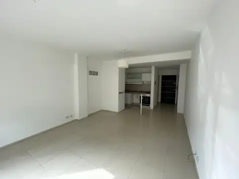 Alquiler | Monoambiente con balcón | Coghlan