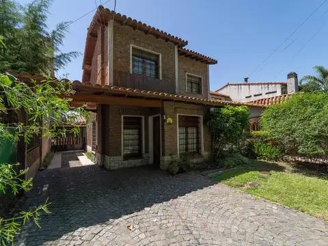 Carlos Pellegrini 700