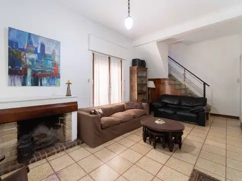 Casa 10 ambientes con 3 baños