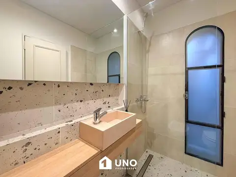 Rodriguez y San Juan - Casa de 3/4 Dormitorios.