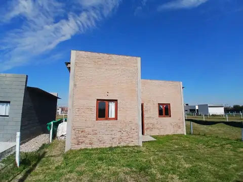 Súper Oportunidad por Casa a Terminar en barrio privado Estancias de Domselaar VENTA
