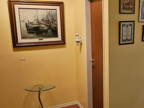 Venta de Consultorio Medico, Oficina, Deposito,  58 m2, con cochera en Villa Urquiza, CABA