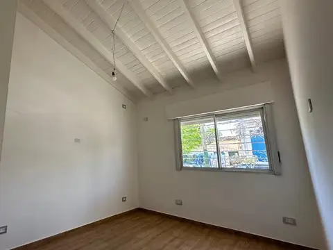 VENTA CASA AL FRENTE 3 AMBIENTES BANFIELD