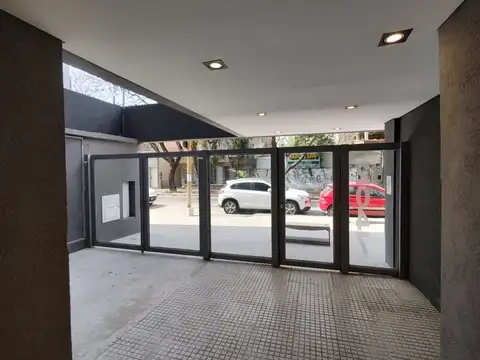 Venta de Cochera cubierta en Centro de Coronado