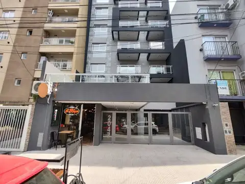 Venta de Cochera cubierta en Centro de Coronado