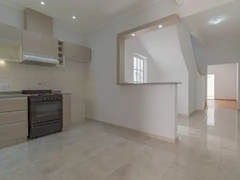 Depto Tipo Casa en Venta de 3 ambientes