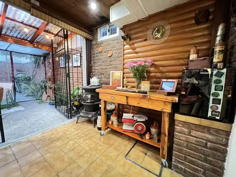 Casa en Venta con 2 cocheras