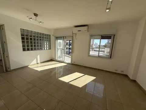 LUMINOSO 5 AMBIENTES EN EXCELENTE CONDICIONES