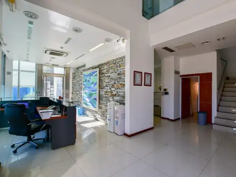 LOCAL Y OFICINAS EN VENTA EN LA PLATA
