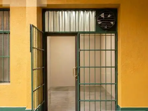 Local en Alquiler en Boca, $ 490.000