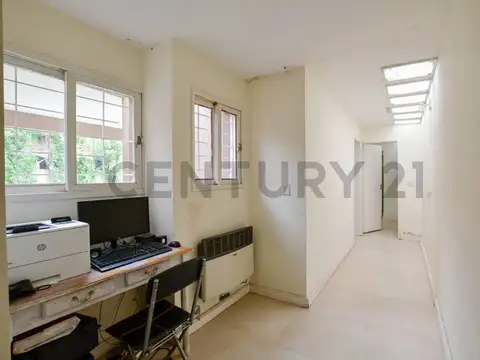 Casa en Venta con 3 cocheras