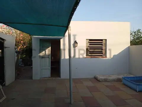 Casa 6 ambientes con 2 baños