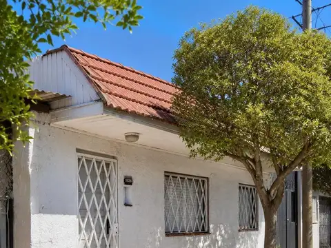 PH apto crédito con patio y terraza para ampliar en Berazategui
