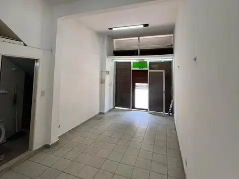 Local en alquiler en José León Suarez!