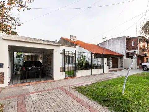 Casa en Venta con 1 cochera