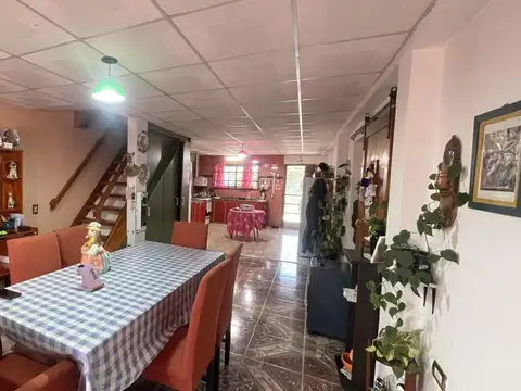 Casa 4 ambientes con 1 baño